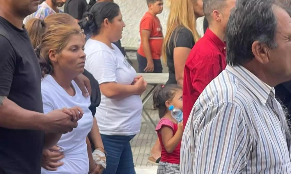 Αβάσταχτος πόνος στην κηδεία της 11χρονης Βασιλικής (βίντεο)